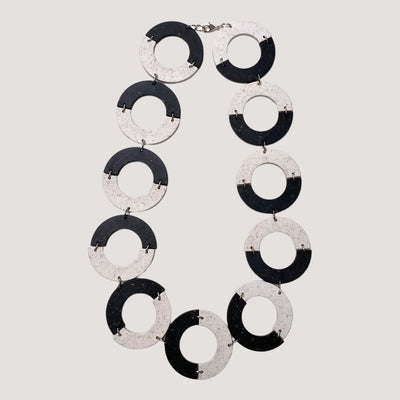 Papu curves necklace, black and white