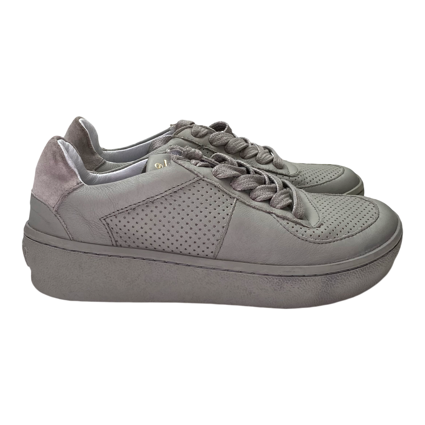 VIBAe London Bio leather sneakers, light grey | 36