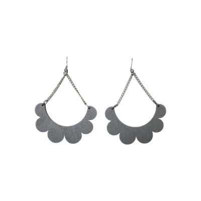 Maanantaimalli kaarella earrings, black