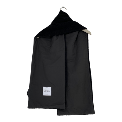 Embassy of Bricks and Logs bayonne sherpa scarf, black