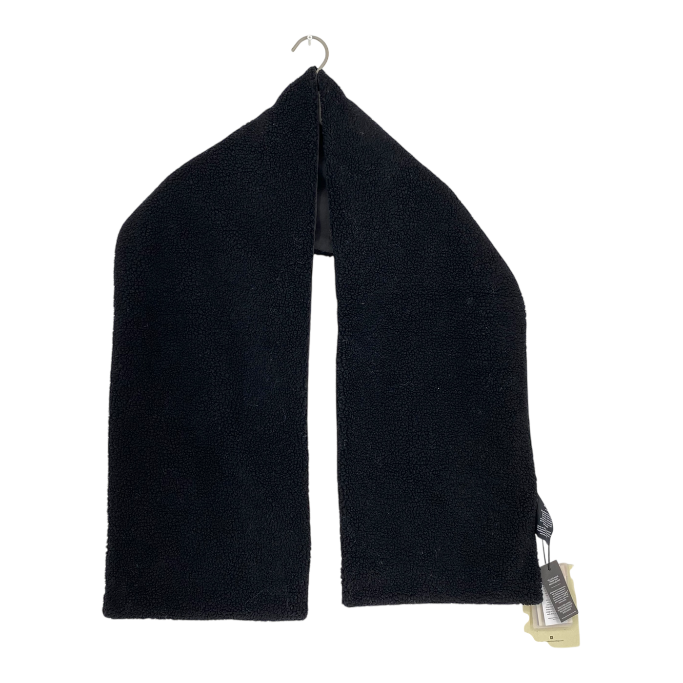 Embassy of Bricks and Logs bayonne sherpa scarf, black