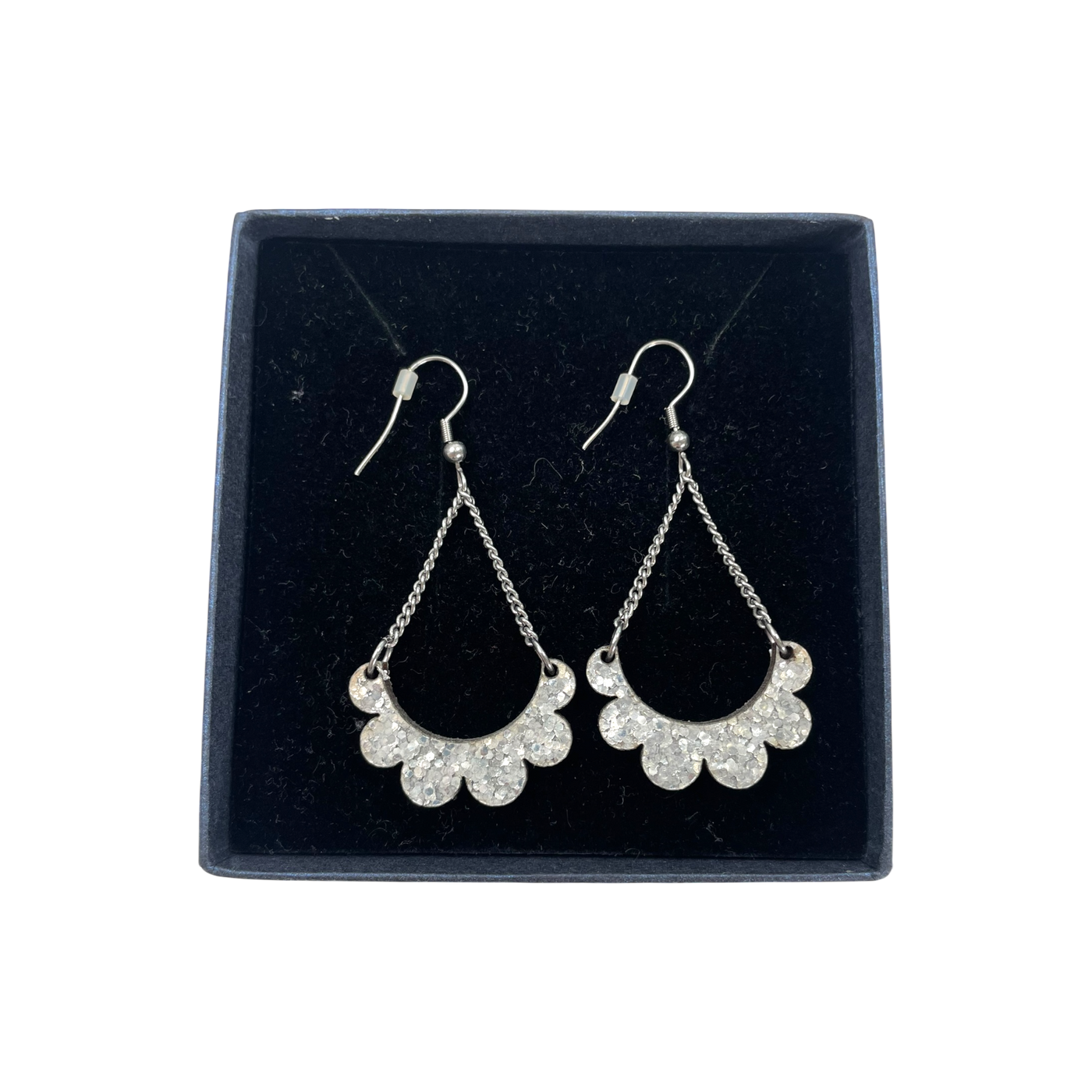 Maanantaimalli kaarella mini earrings, silver glitter