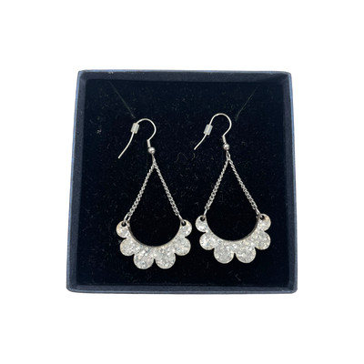 Maanantaimalli kaarella mini earrings, silver glitter