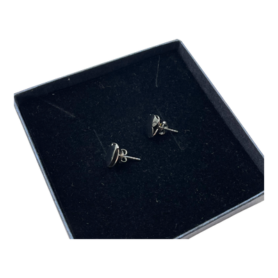 Lumoava hali stud earrings, silver