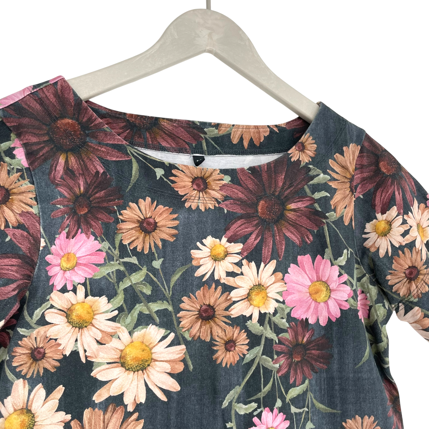 Ommellinen t-shirt, vintage flowers | woman M