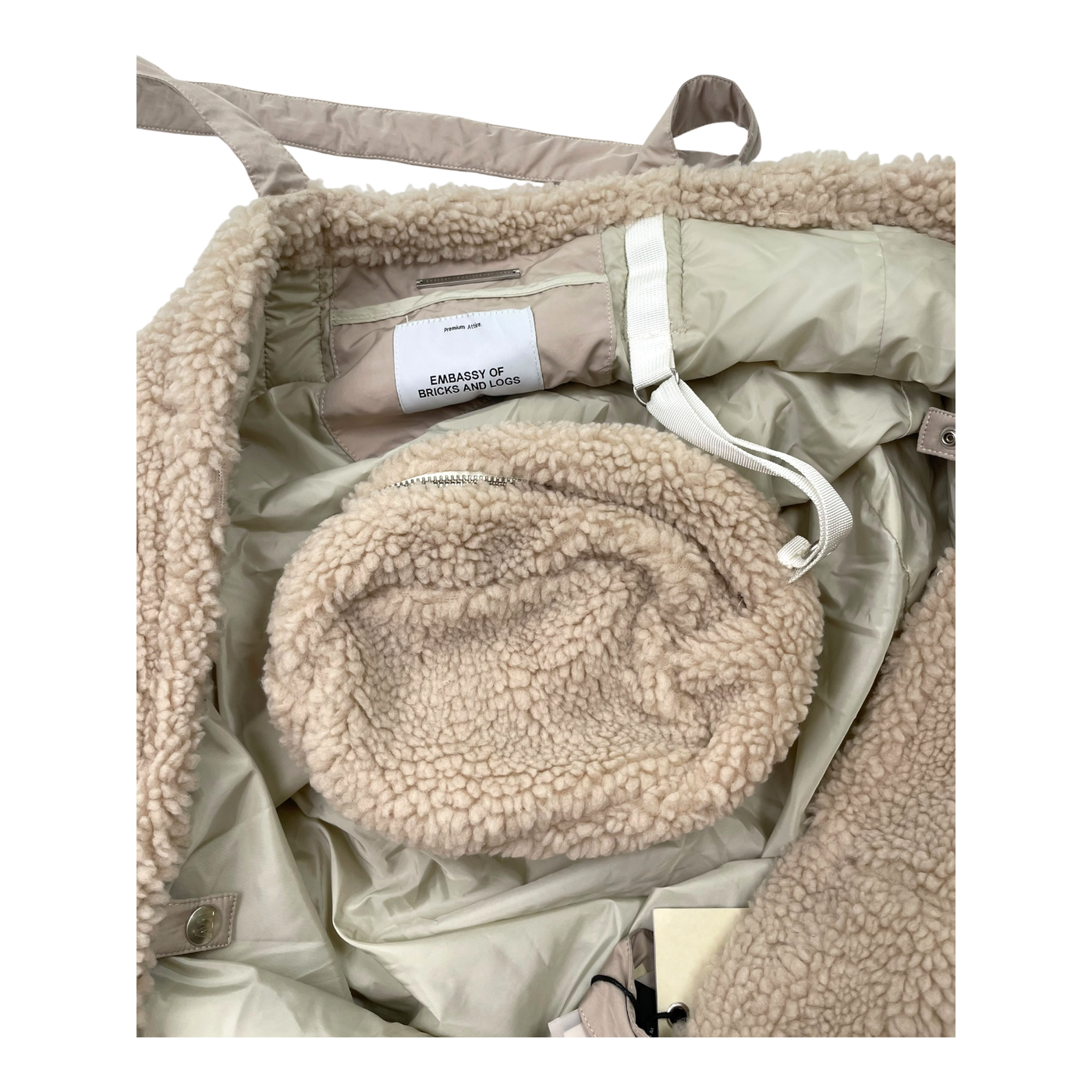 Embassy of Bricks and Logs kodiak combat teddy bag, cream | onesize