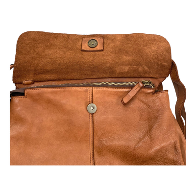 Harold's Bags leather submarine shoulderbag flap M, cognac