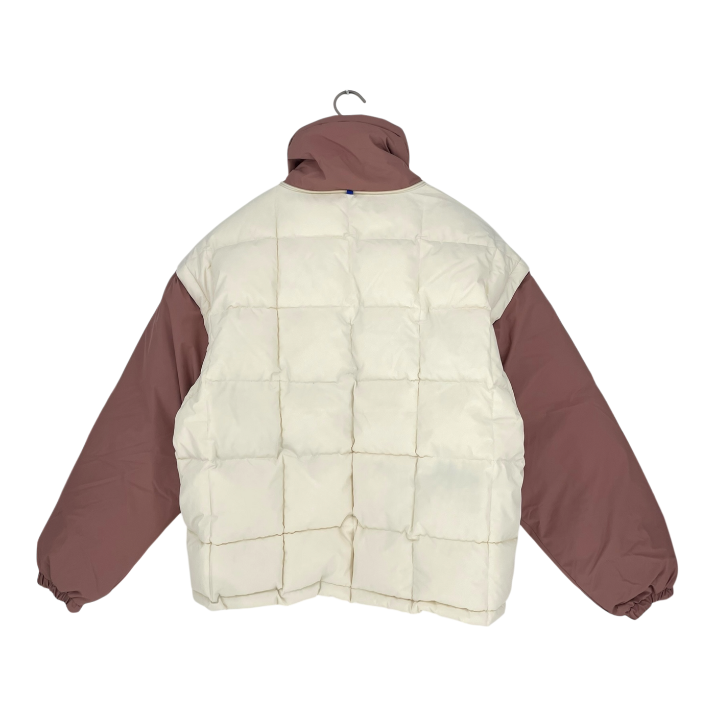 Embassy of Bricks and Logs Nonsan puffer jacket, off white/rose | unisex L