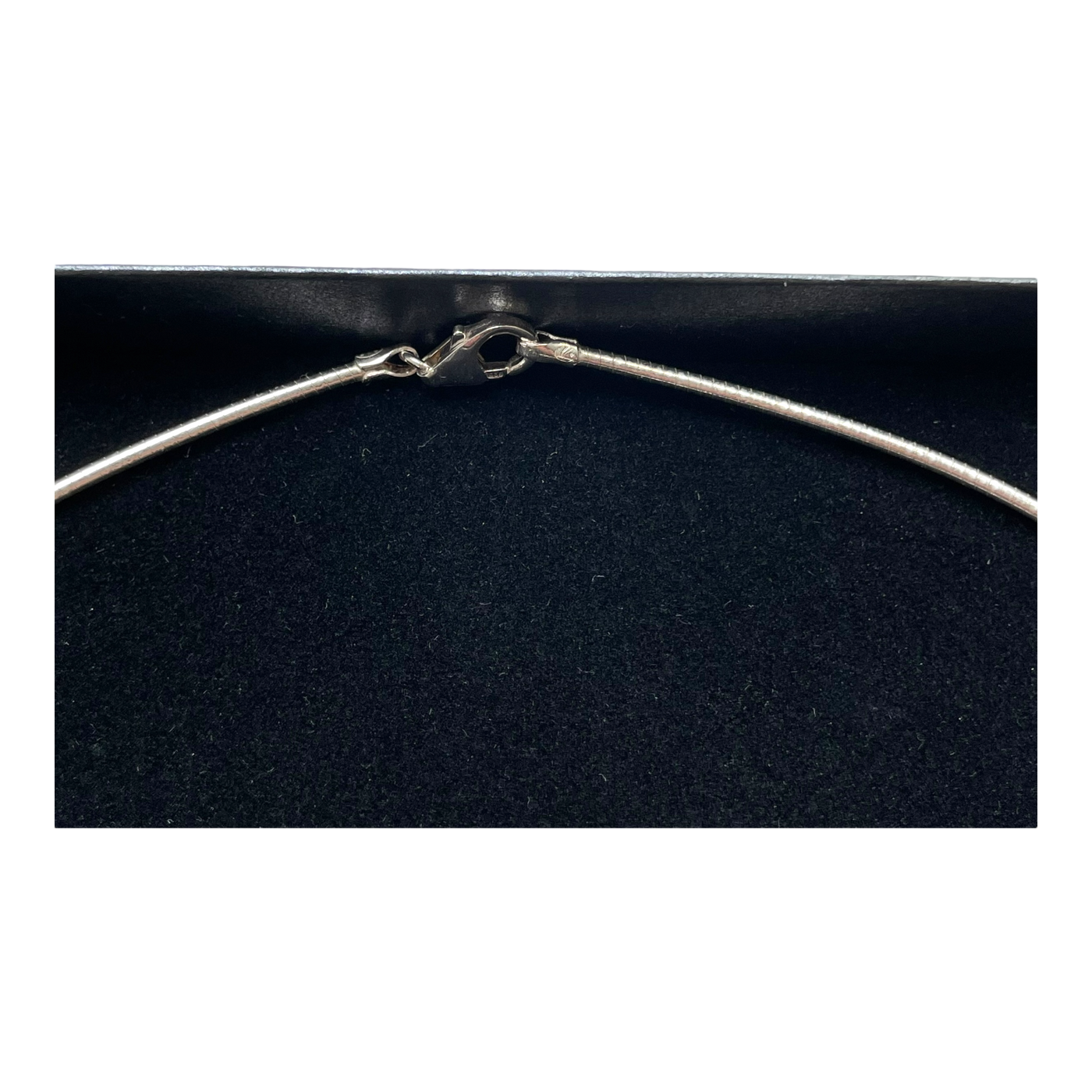 Lumoava pihla necklace, silver